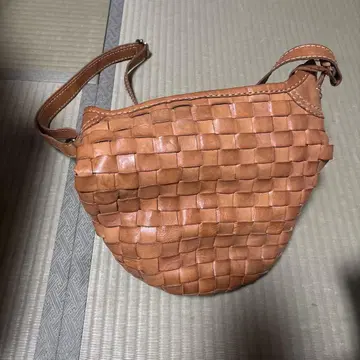 주케로휠라토 숄더백