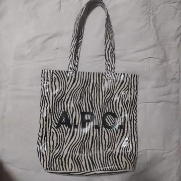 A.P.C. 제브라 패턴 토트백