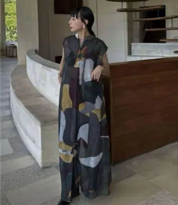 AMERI MEDI MURAL TRANSFORM DRESS