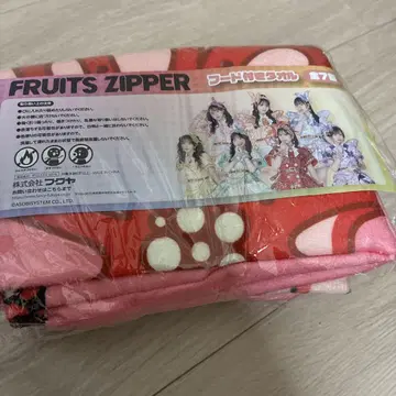츠키아시 아마네 FRUITS ZIPPER 후드 부착 타월 GiGO