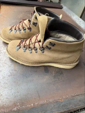 DANNER MOUNTAIN LIGHT (DANNER 마운틴 라이트)