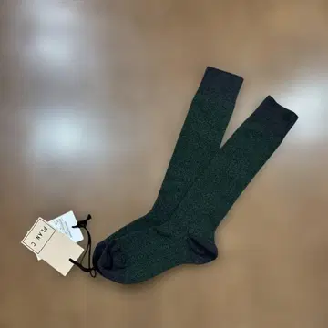 녹색과 다크 그레이 삭스