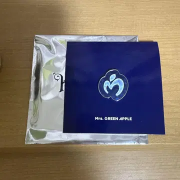 Mrs. GREEN APPLE Harmony 핀 배지