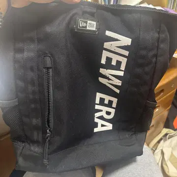 NEW ERA 블랙 럭색 백팩