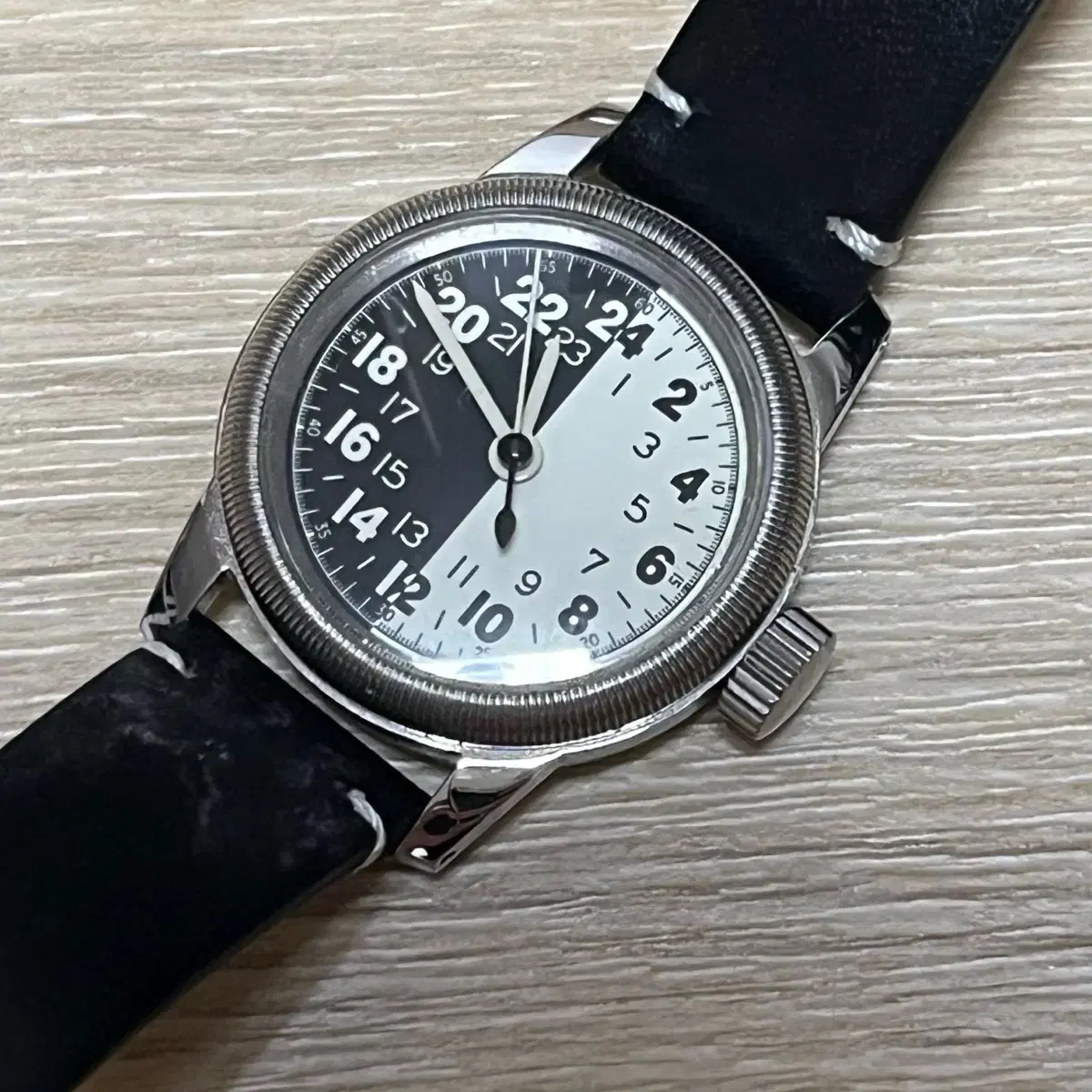 M.R.M.W Type-A 24시간계 흑백 다이얼 코인베젤 필드워치