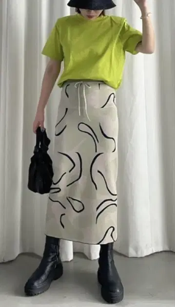 MEDI CURVE ART TIGHT SKIRT