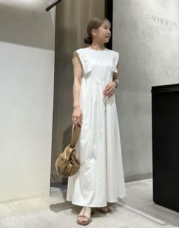 CAPRICIEUX LE'MAGE 개더 절개 원피스