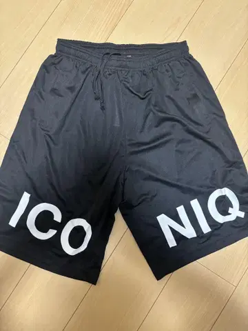 iconiq 새상품 하프 팬츠