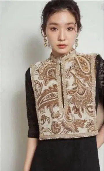 LILY BROWN 릴리 브라운 탈부착 카라
