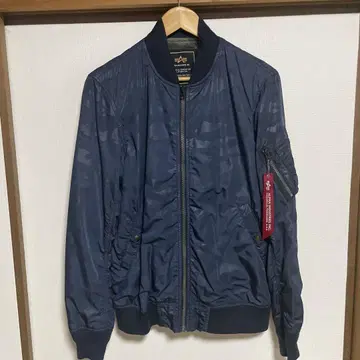 ALPHA INDUSTRIES MA-1 플라이트 자켓 네이비 카모 패턴