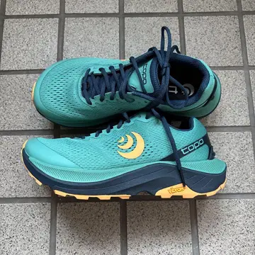 Topo athletic 울트라벤처 3