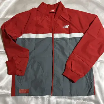 new balance 바람막이 빨간색 그레이
