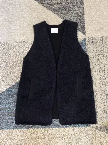 Loop yarn knit vest
