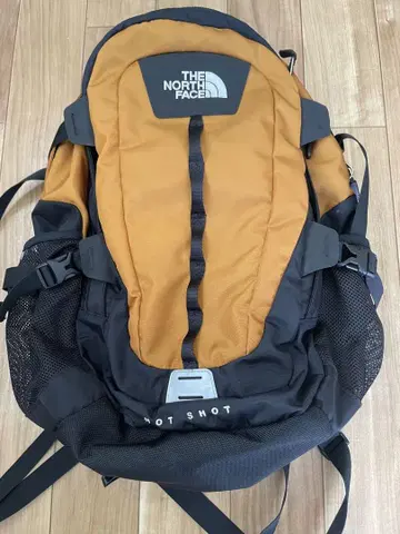 THE NORTH FACE HOT SHOT 백팩