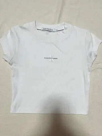 Calvin Klein Jeans의 화이트 반팔 티셔츠