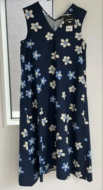 UNIQLO 마리메꼬 V넥 플레어 원피스 블루