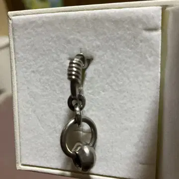 디자이너 귀걸이 한쪽