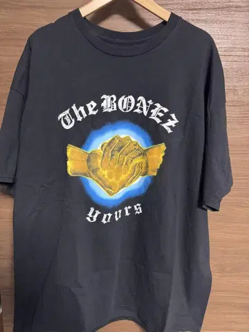 The BONEZ yours 티셔츠