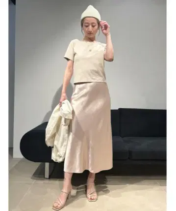 SNIDEL 새틴 스커트 핑크 베이지