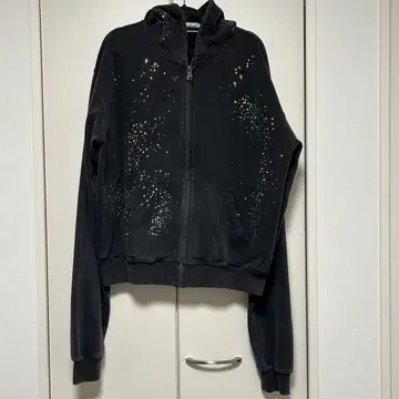 G.E.E.K RHINESTONE DAMAGED ZIPPED HOODIE