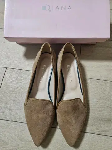 DIANA 베이지 스틸레토 플랫슈즈 23cm
