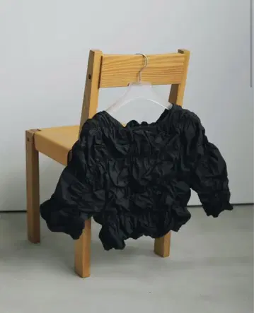 anuke Typewriter Shirring Tops Black