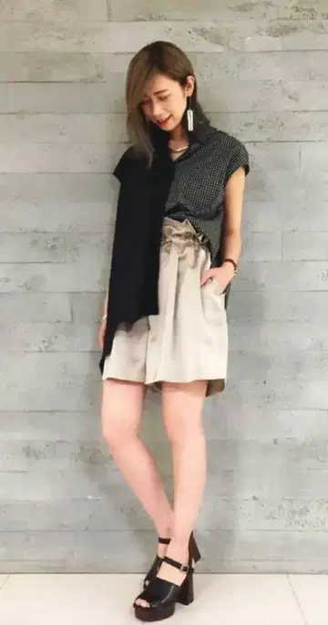 HARE 비대칭 셔츠