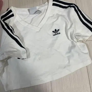 adidas V넥 크롭 티셔츠