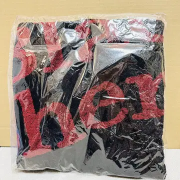 [미사용 새상품] Acid Black Cherry 후드 부착 타월