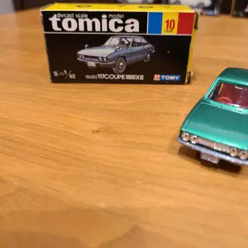 토미카 ISUZU 117 COUPE 1800XE