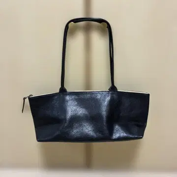 스퀘어 핸드백 블랙