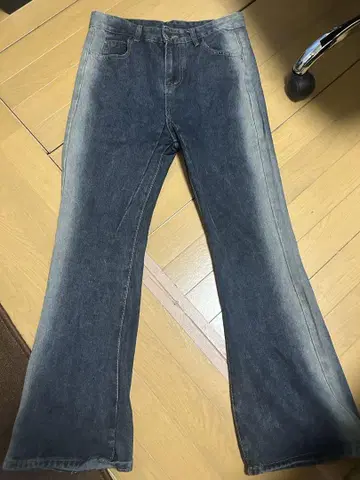 다크 그레이 플레어 데님