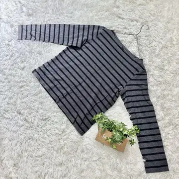새상품급 [UNIQLO] 유니클로 긴팔 보더 보트넥 T (M)