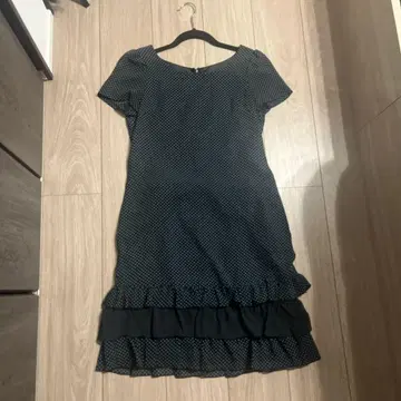 물방울 패턴 프릴 장식 무릎 기장 원피스