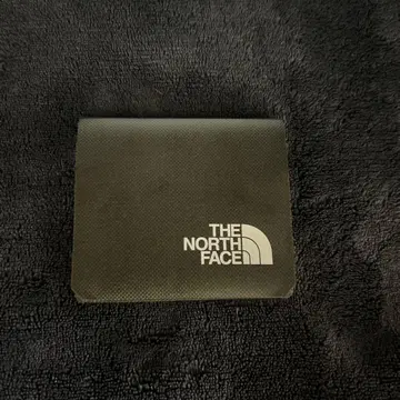 THE NORTH FACE 접이식 지갑 다크 그린 색상