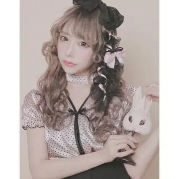 MelttheLady 멜트더레이디 도트 새틴 블라우스 핑크