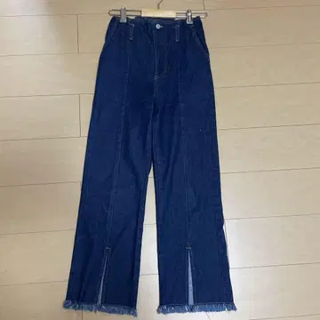 센터 슬릿 플레어 데님