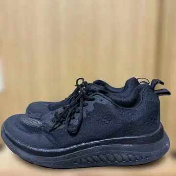 KEEN WK400 블랙 워킹화