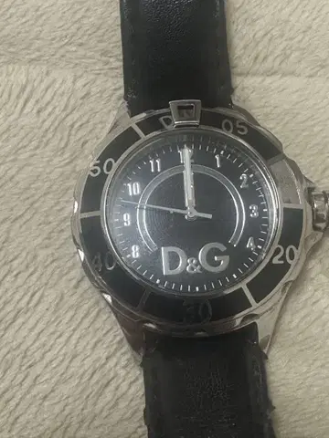 D&G 손목시계