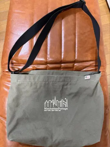 Manhattan Portage 올리브 그린 숄더백