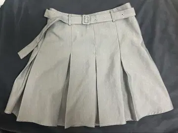 그레이 플리츠 스커트 벨트 포함