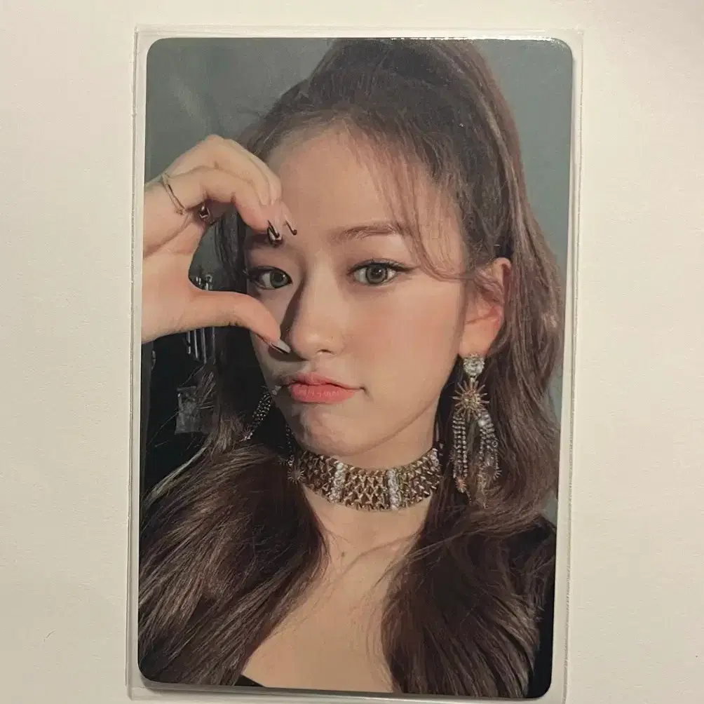 IVE | 아이브 Ive yujin yizhiyu eleven on Bunjang Global Site.