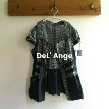 DeL' Ange 숏 슬리브 베스트, 질레풍 상의, 앞 지퍼 뒷 리본