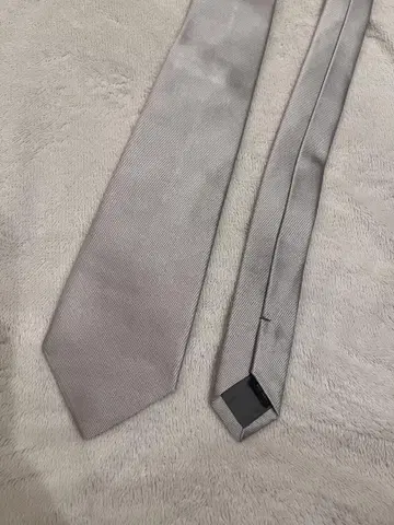 그레이 무지 넥타이 Wear black