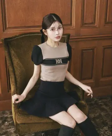 DD 로고 바이컬러 니트탑