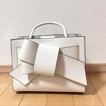 FRAY I.D 리본 미들 백 아이보리