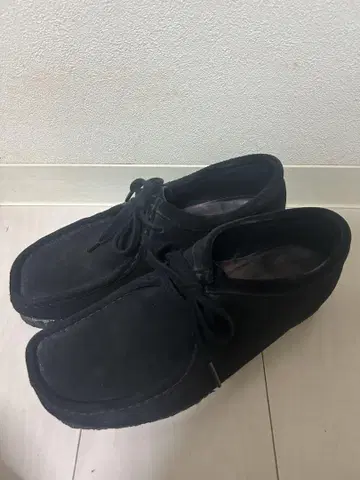 Clarks 왈라비 블랙