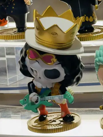 POPMART ONE PIECE x LABUBU 콜라보 브룩
