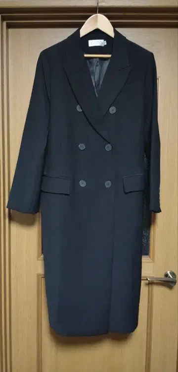 블랙 더블 브레스트 롱 코트