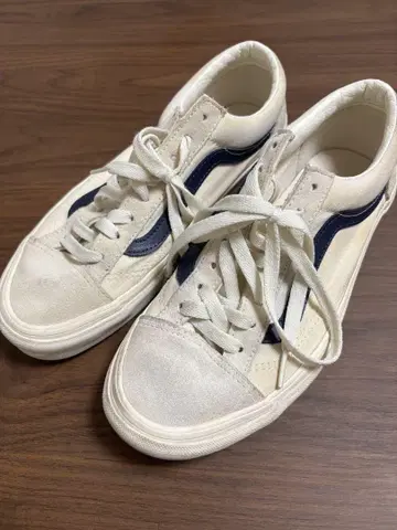 Vans 화이트 네이비 스니커즈 26cm 외 없음
